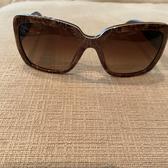 Chanel Sunglasses with CC logo brown beige style main image 11